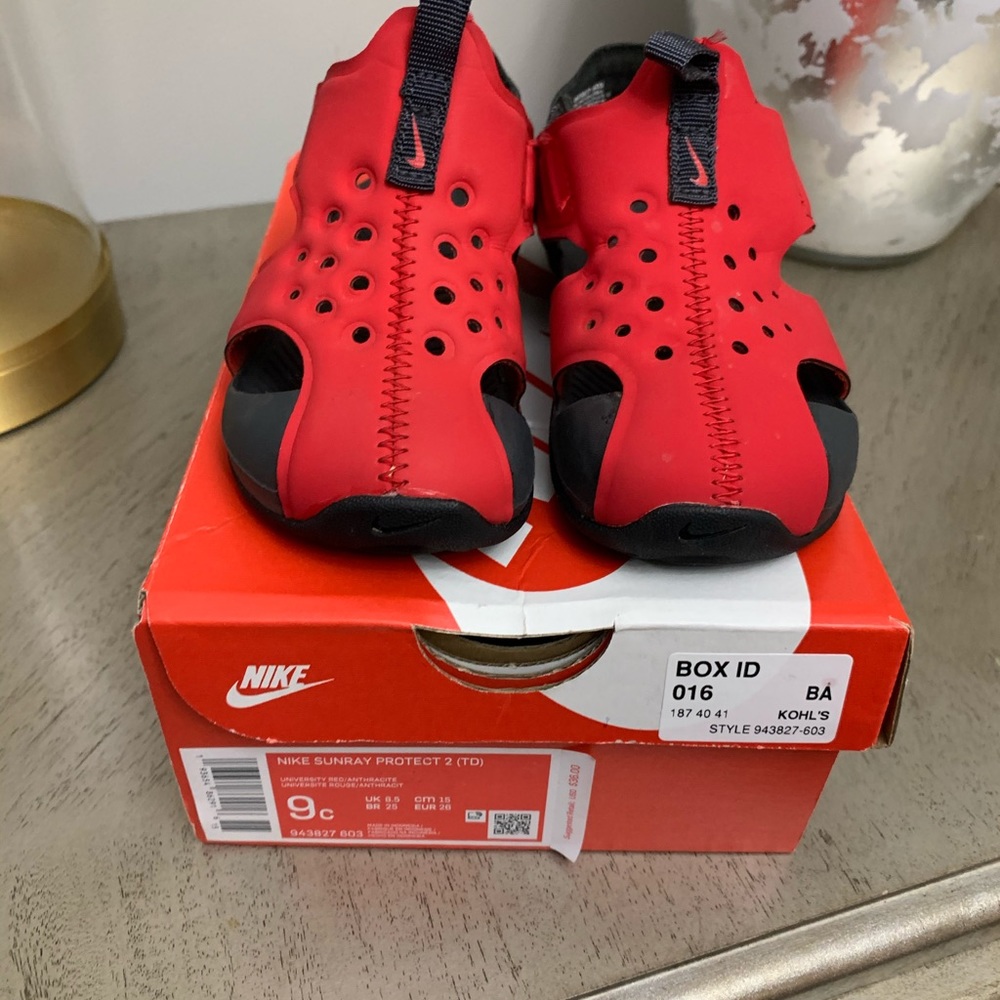 Nike Sunray sandals